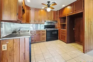 700 Park St, Gatesville, TX 76528 - Photo 27