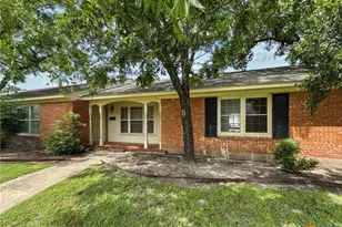 700 Park St, Gatesville, TX 76528 - Photo 3