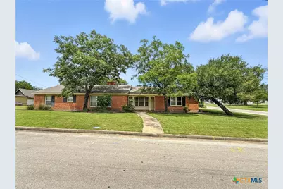 700 Park Street, Gatesville, TX 76528 - Photo 1