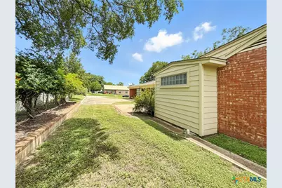700 Park Street, Gatesville, TX 76528 - Photo 7