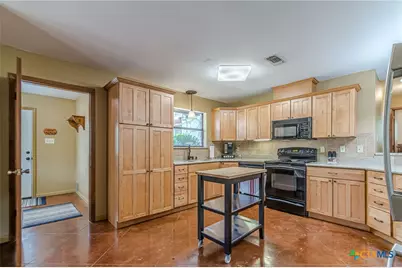 560 Bluff Ridge Court, New Braunfels, TX 78132 - Photo 7