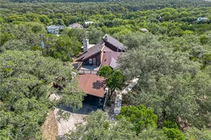 560 Bluff Ridge Ct, New Braunfels, TX 78132 - Photo 45