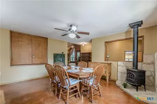 560 Bluff Ridge Ct, New Braunfels, TX 78132 - Photo 13