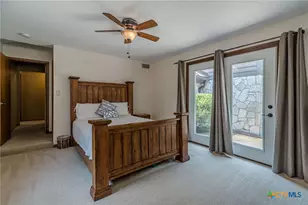 560 Bluff Ridge Ct, New Braunfels, TX 78132 - Photo 17