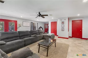 219 Burt, Yoakum, TX 77995 - Photo 7