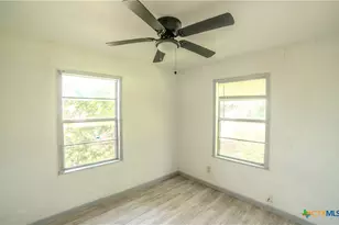 1014 N 12th St, Killeen, TX 76541 - Photo 9