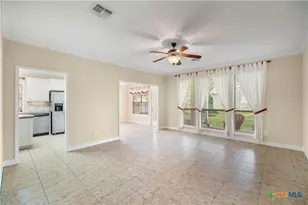 322 Green Gable Dr, Victoria, TX 77904 - Photo 5