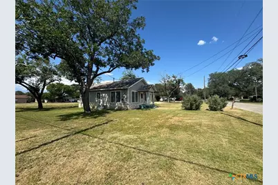 330 Adams Street, Seguin, TX 78155 - Photo 17