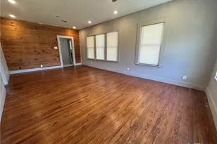 330 Adams St, Seguin, TX 78155 - Photo 3