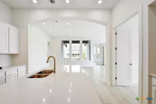 340 Fountain Grass Dr, San Marcos, TX 78666 - Photo 3