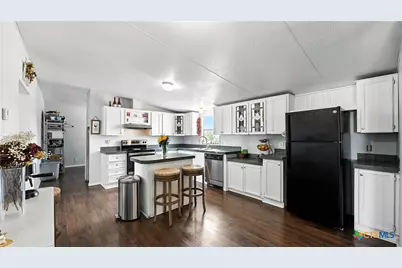 240 Broward Avenue, Marion, TX 78124 - Photo 17