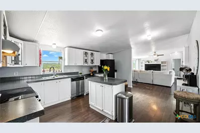 240 Broward Avenue, Marion, TX 78124 - Photo 19