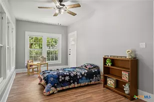 617 N Beal St, Belton, TX 76513 - Photo 25