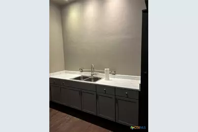 753 N Austin Street, Seguin, TX 78155 - Photo 9