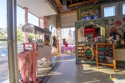 102 S Main Street, Victoria, TX 77901 - Photo 7