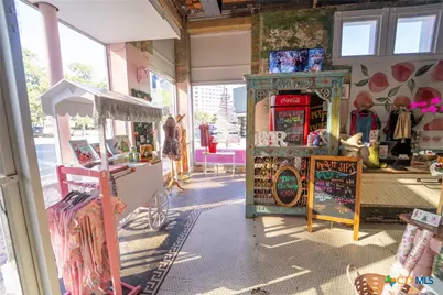 102 S Main Street, Victoria, TX 77901 - Photo 13