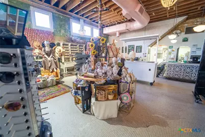 102 S Main Street, Victoria, TX 77901 - Photo 9