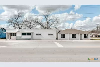 305 N Laurent Street, Victoria, TX 77901 - Photo 1