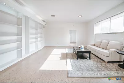 305 N Laurent Street, Victoria, TX 77901 - Photo 5