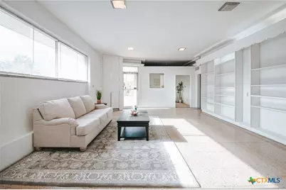 305 N Laurent Street, Victoria, TX 77901 - Photo 9