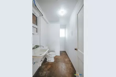 305 N Laurent Street, Victoria, TX 77901 - Photo 33