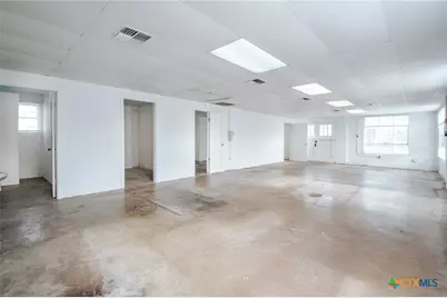 305 N Laurent Street, Victoria, TX 77901 - Photo 27