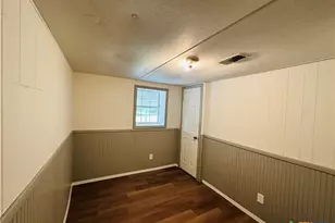 311 Carver St, Edna, TX 77957 - Photo 11