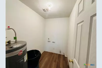 311 Carver Street, Edna, TX 77957 - Photo 9