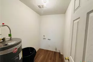 311 Carver St, Edna, TX 77957 - Photo 9