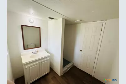 311 Carver Street, Edna, TX 77957 - Photo 15