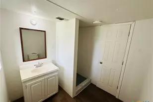 311 Carver St, Edna, TX 77957 - Photo 15