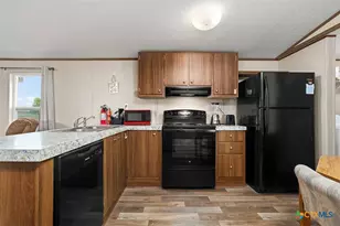 2998 County Rd 302, Floresville, TX 78114 - Photo 21