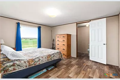 2998 County Road 302, Floresville, TX 78114 - Photo 25