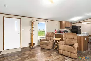 2998 County Rd 302, Floresville, TX 78114 - Photo 17