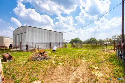 2998 County Road 302, Floresville, TX 78114 - Photo 11