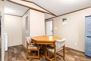 2998 County Rd 302, Floresville, TX 78114 - Photo 19