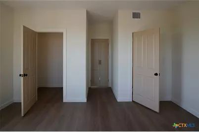 5688 Falke-Heinrich Road, Schulenburg, TX 78956 - Photo 21