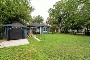 1111 McLain St, Taylor, TX 76574 - Photo 13