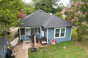 1111 McLain St, Taylor, TX 76574 - Photo 21