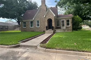 1004 East 10th, Cameron, TX 76520 - Photo 1