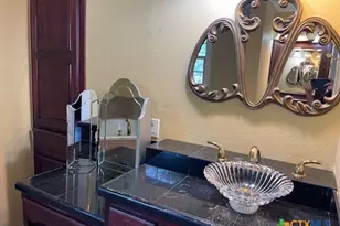 1004 East 10th, Cameron, TX 76520 - Photo 13