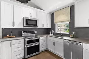 321 Village View Dr, Canyon Lake, TX 78133 - Photo 13