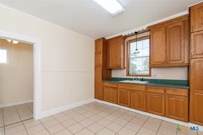 211 W Mesquite Avenue, Rogers, TX 76569 - Photo 17