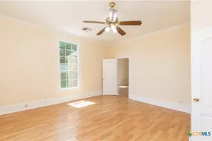 211 W Mesquite Ave, Rogers, TX 76569 - Photo 7