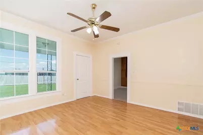 211 W Mesquite Avenue, Rogers, TX 76569 - Photo 13