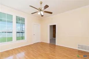 211 W Mesquite Ave, Rogers, TX 76569 - Photo 13