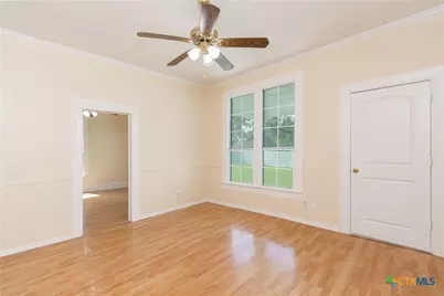 211 W Mesquite Avenue, Rogers, TX 76569 - Photo 15