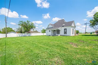 211 W Mesquite Avenue, Rogers, TX 76569 - Photo 21