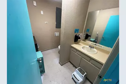 809 M L King Jr Drive, Copperas Cove, TX 76522 - Photo 23