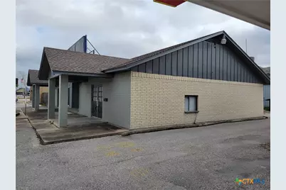 6508 N Navarro Street, Victoria, TX 77904 - Photo 3